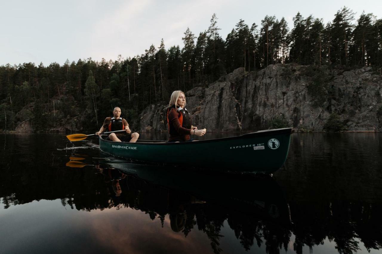 Lapland Hotels Bulevardi Helsinki Esterno foto Canoe in the park